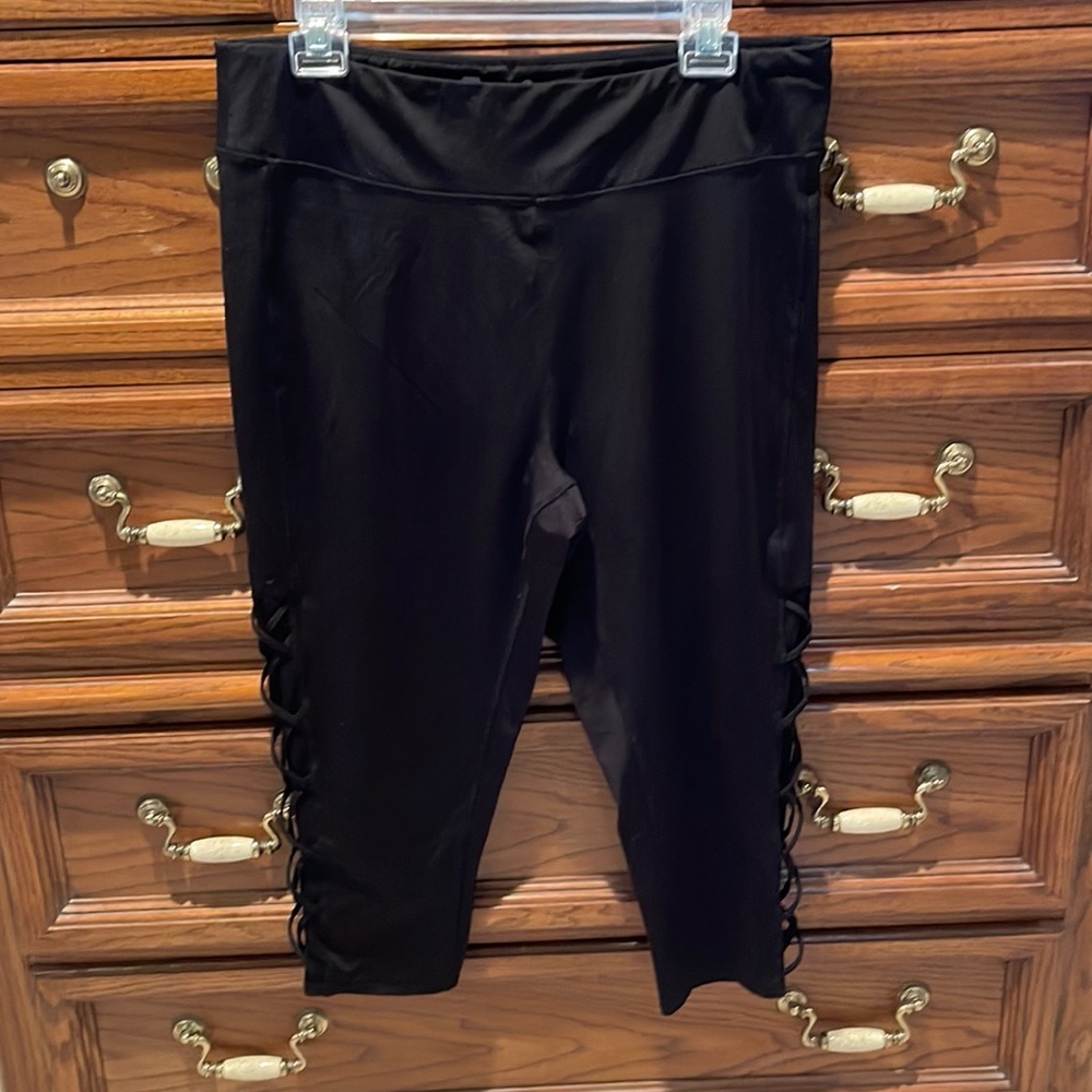 Xersion Black Capri Leggings with Side Lattice Detail